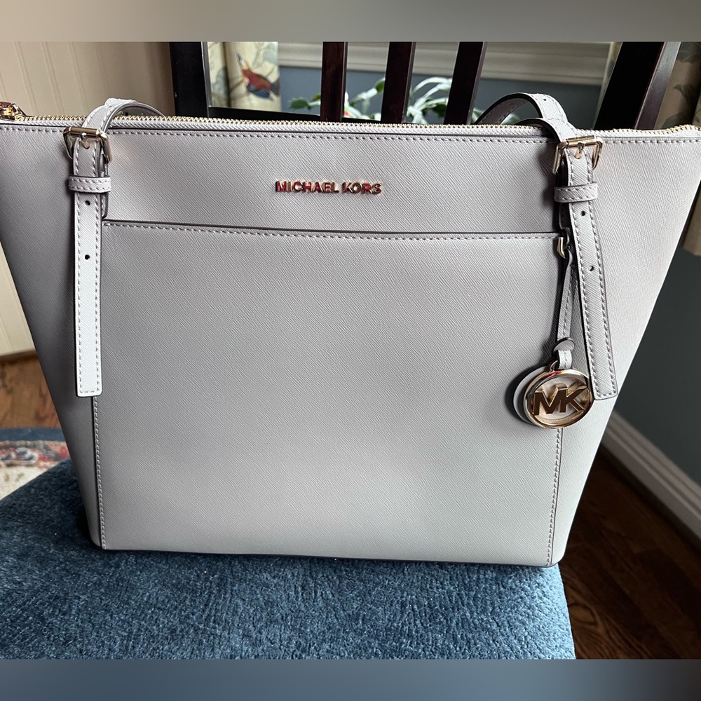Michael Kors gray leather tote bag/like new - Picture 1 of 12